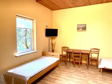 Aštuonvietis apartamentas Šventojoje – nuoma didelėms grupėms ir šeimoms